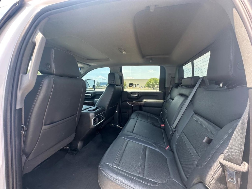 GMC Sierra 3500HD Vehicle Full-screen Gallery Image 18