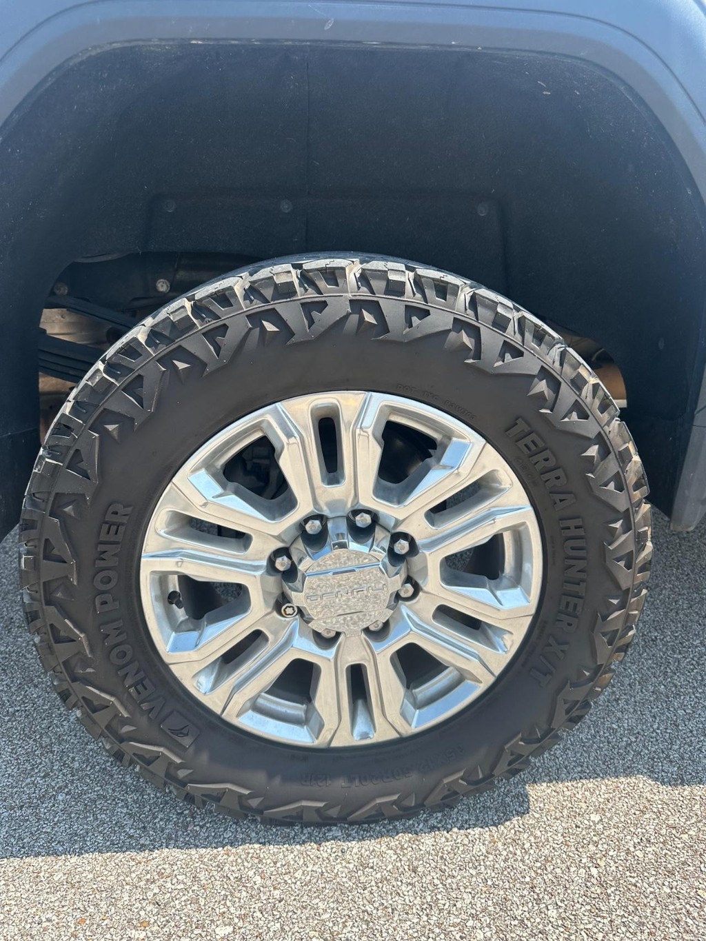 GMC Sierra 3500HD Vehicle Full-screen Gallery Image 19