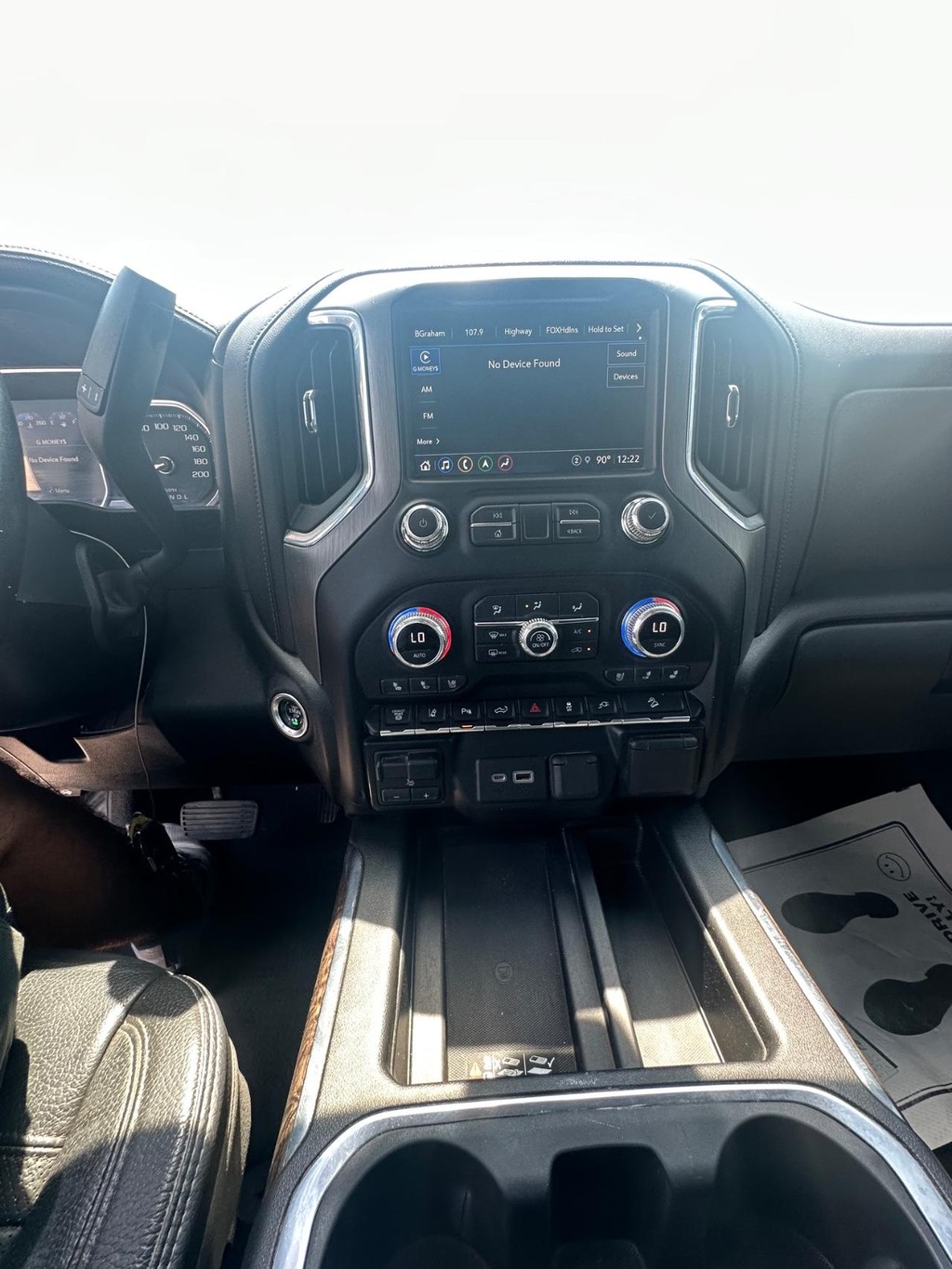 GMC Sierra 3500HD Vehicle Full-screen Gallery Image 22