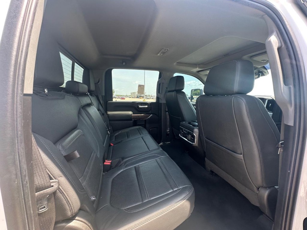 GMC Sierra 3500HD Vehicle Full-screen Gallery Image 24