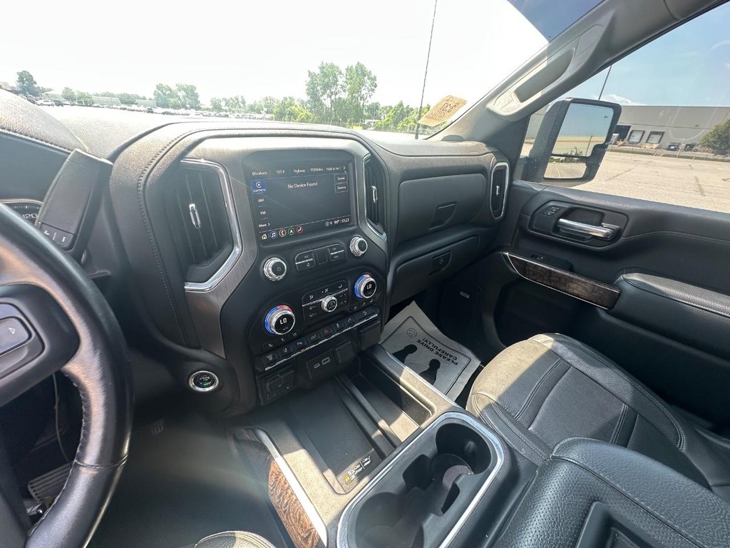 GMC Sierra 3500HD Vehicle Full-screen Gallery Image 26