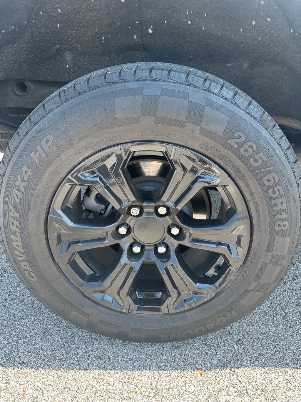 GMC Sierra 1500 Limited Vehicle Full-screen Gallery Image 13