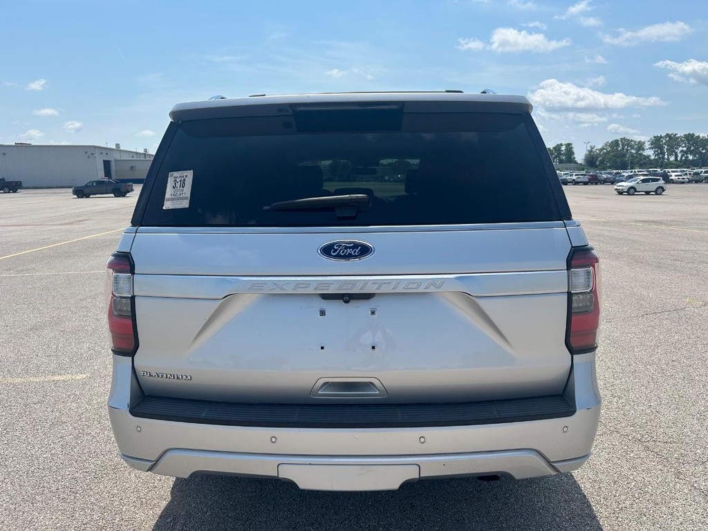 Ford Expedition Vehicle Full-screen Gallery Image 4