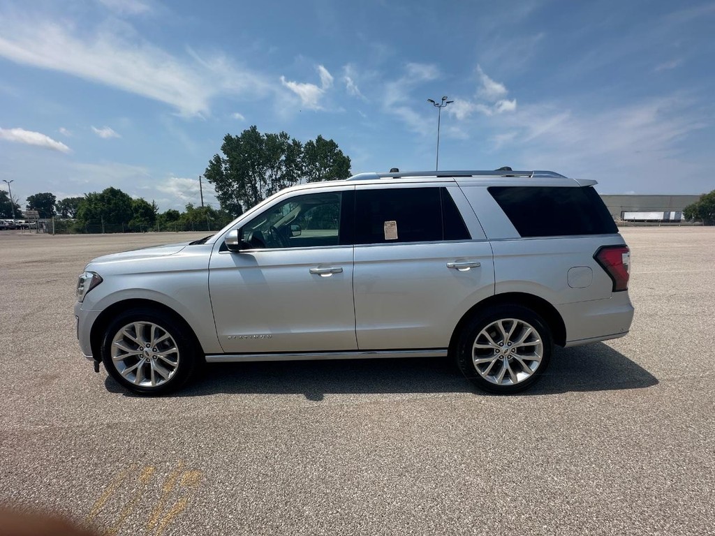 Ford Expedition Vehicle Full-screen Gallery Image 7