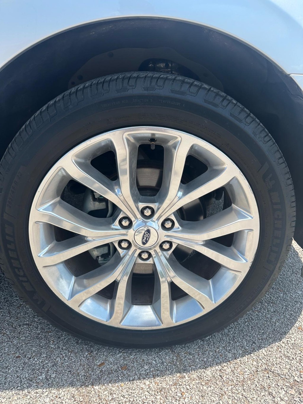 Ford Expedition Vehicle Full-screen Gallery Image 11