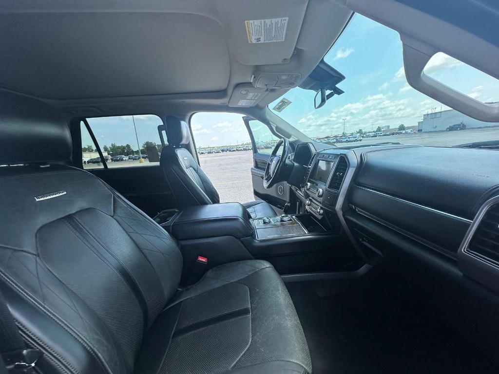 Ford Expedition Vehicle Full-screen Gallery Image 18
