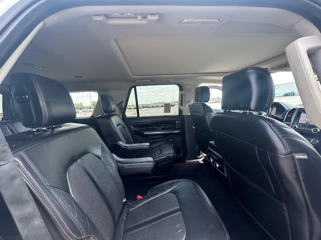 Ford Expedition Vehicle Full-screen Gallery Image 19