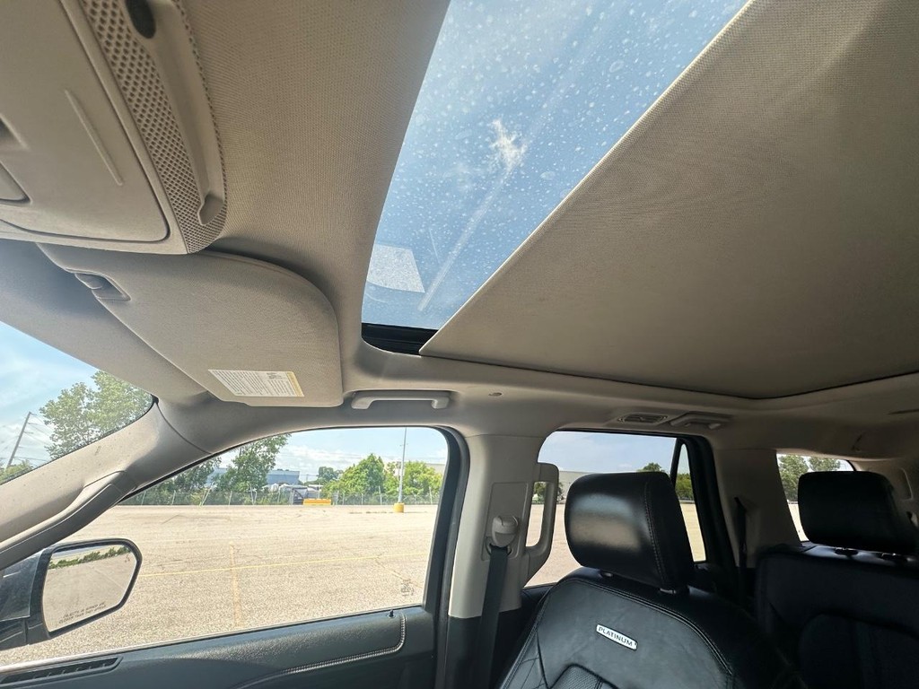 Ford Expedition Vehicle Full-screen Gallery Image 21