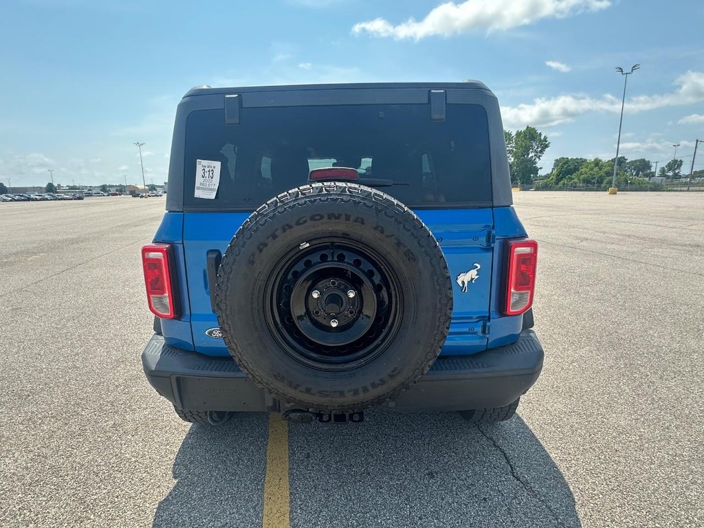Ford Bronco Vehicle Full-screen Gallery Image 4
