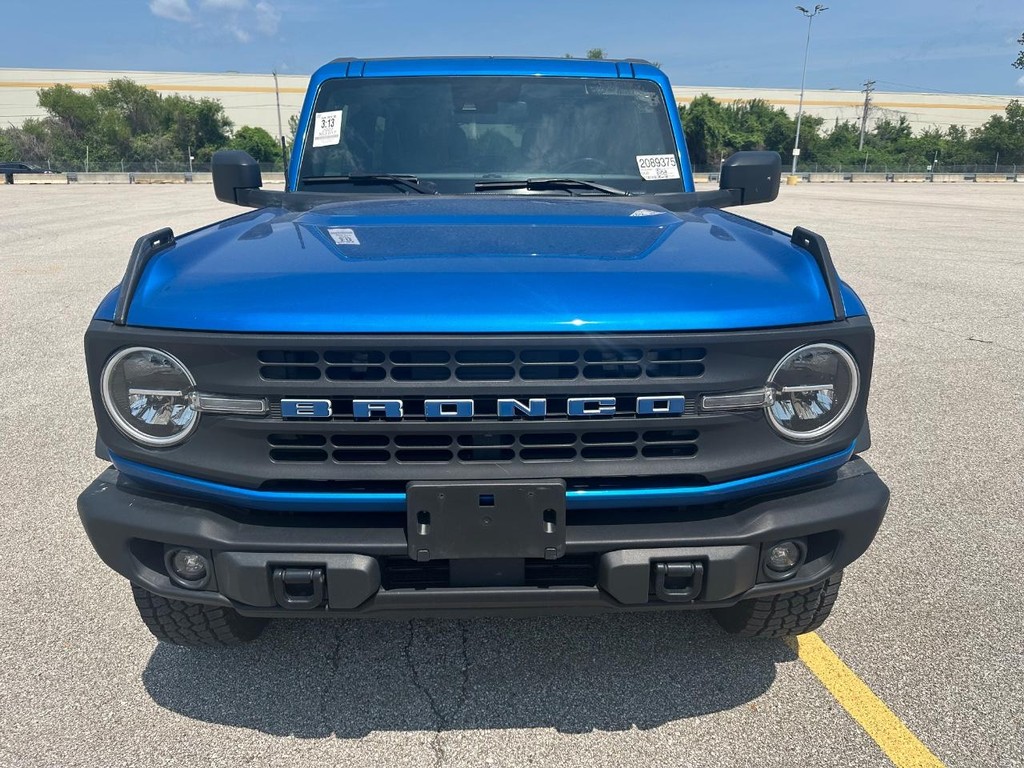 Ford Bronco Vehicle Full-screen Gallery Image 6