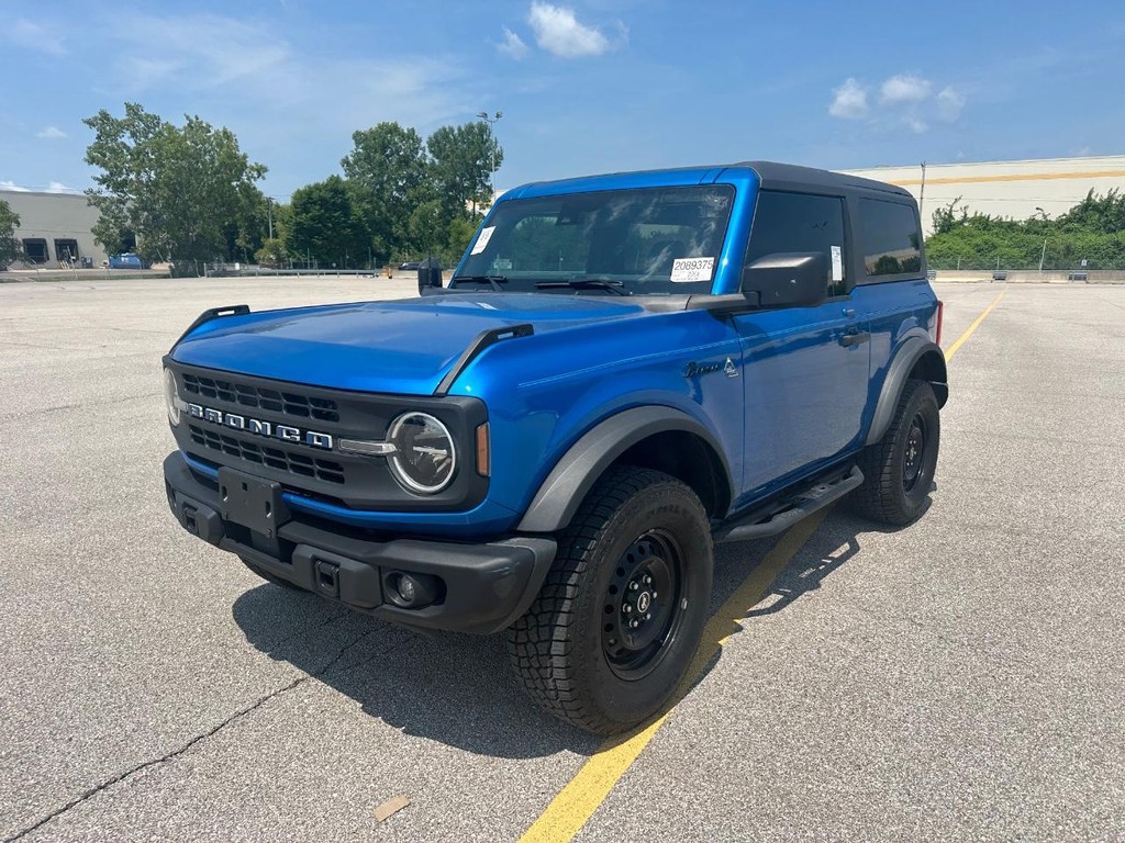 Ford Bronco Vehicle Full-screen Gallery Image 7