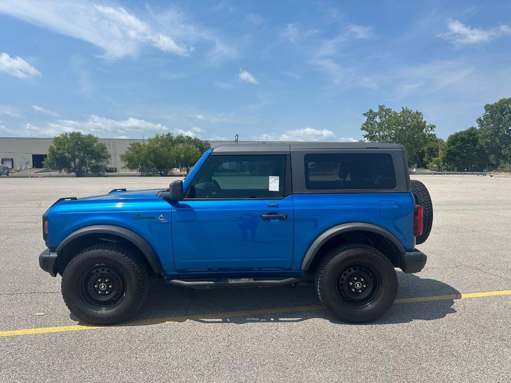 Ford Bronco Vehicle Full-screen Gallery Image 8