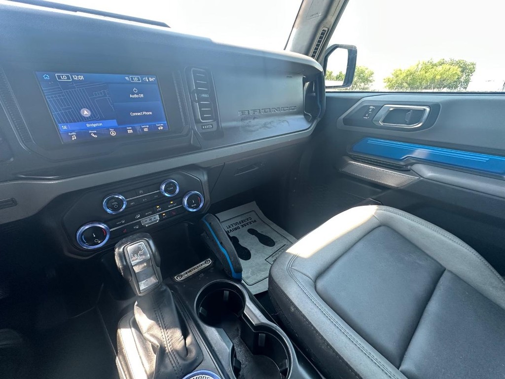 Ford Bronco Vehicle Full-screen Gallery Image 18