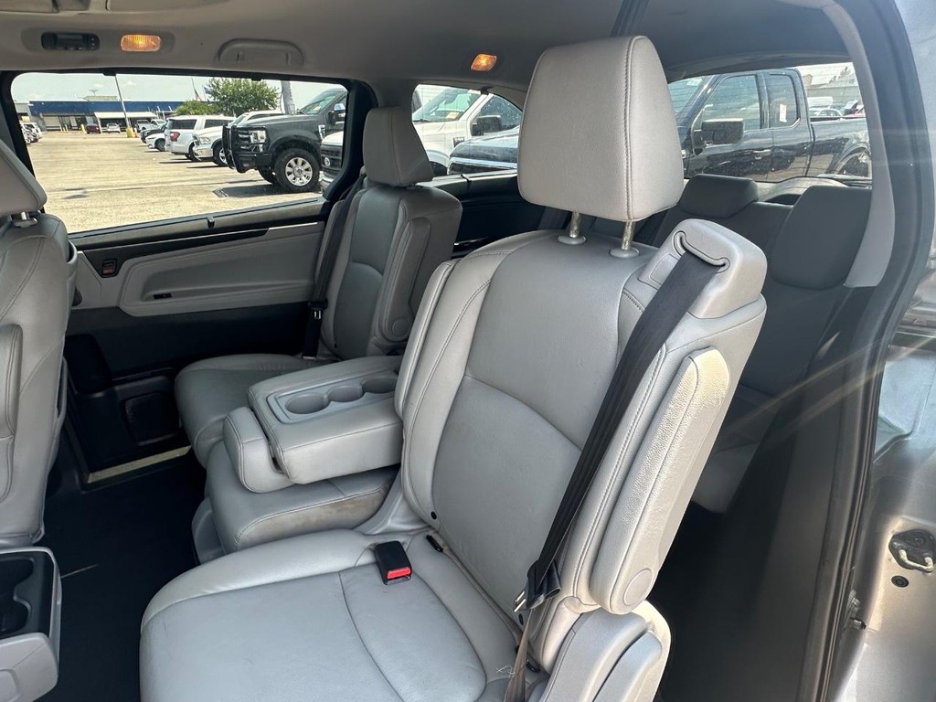 Honda Odyssey Vehicle Full-screen Gallery Image 11