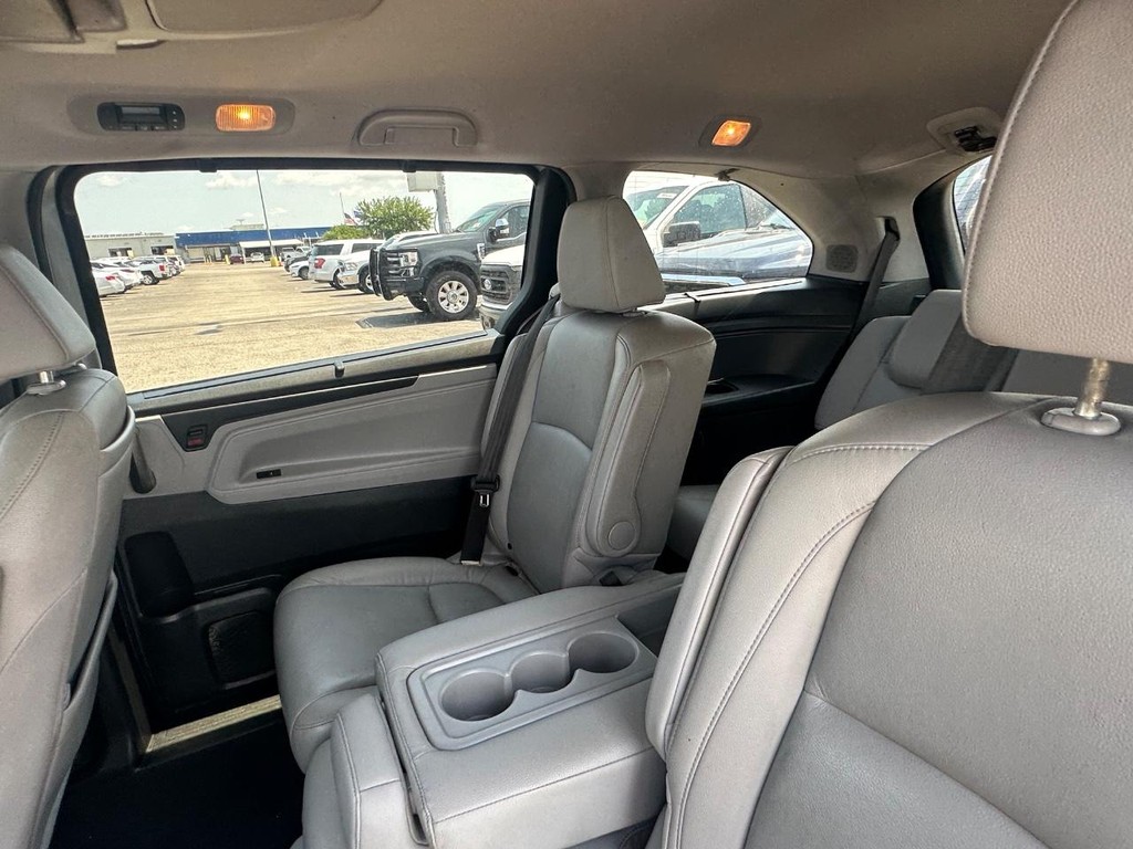 Honda Odyssey Vehicle Full-screen Gallery Image 13