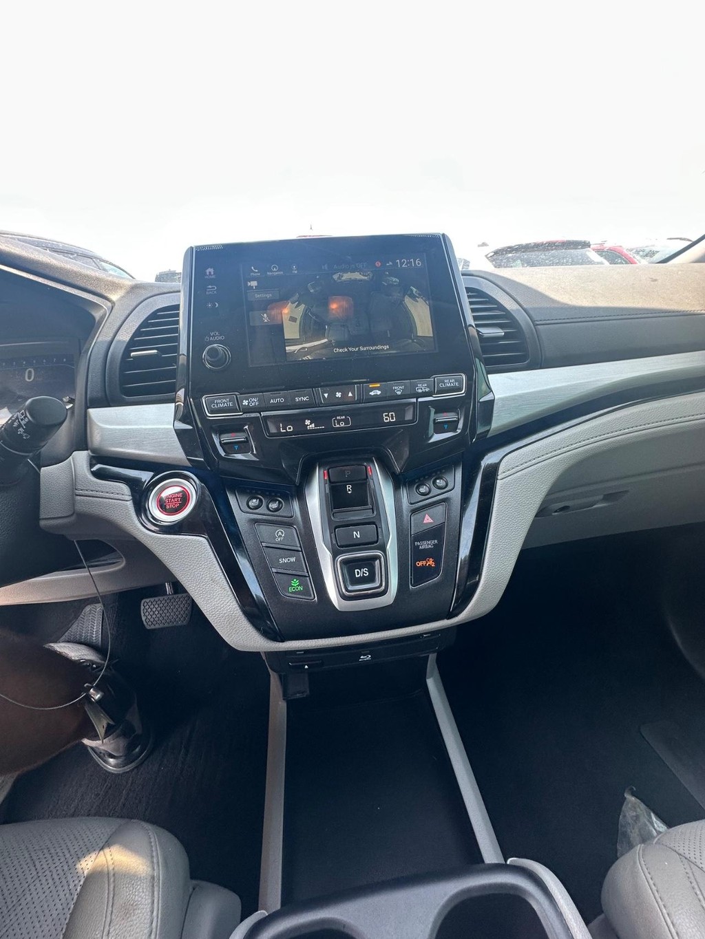 Honda Odyssey Vehicle Full-screen Gallery Image 24