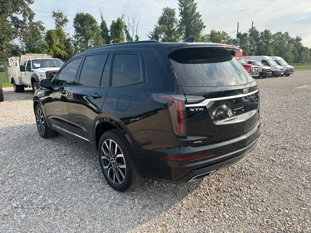 Cadillac XT6 Vehicle Full-screen Gallery Image 03