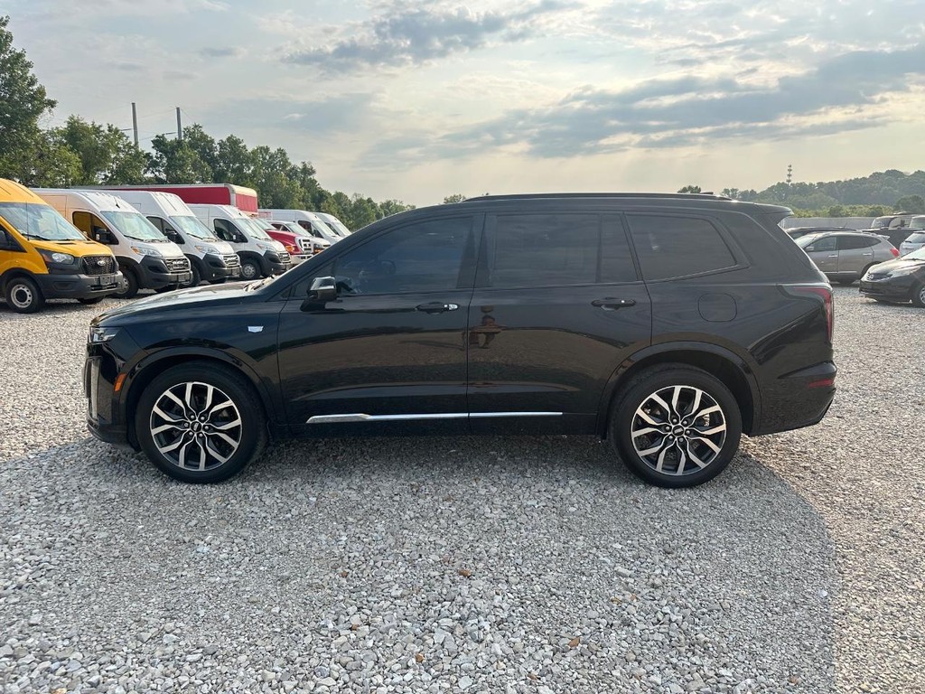 Cadillac XT6 Vehicle Full-screen Gallery Image 08