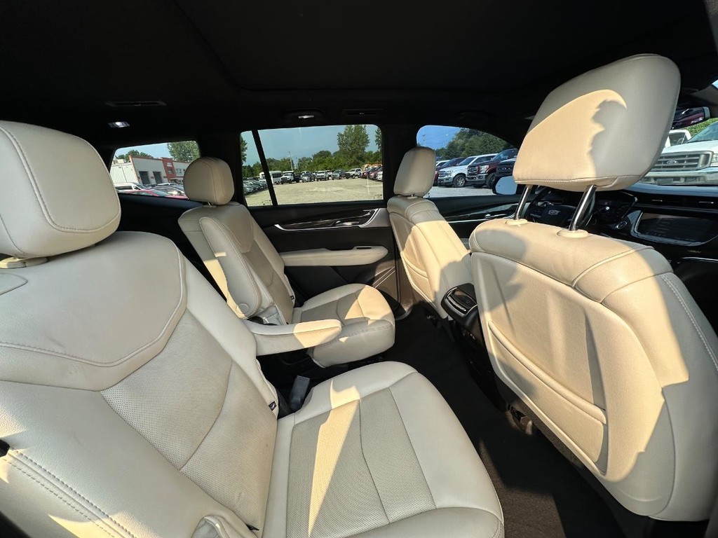 Cadillac XT6 Vehicle Full-screen Gallery Image 19