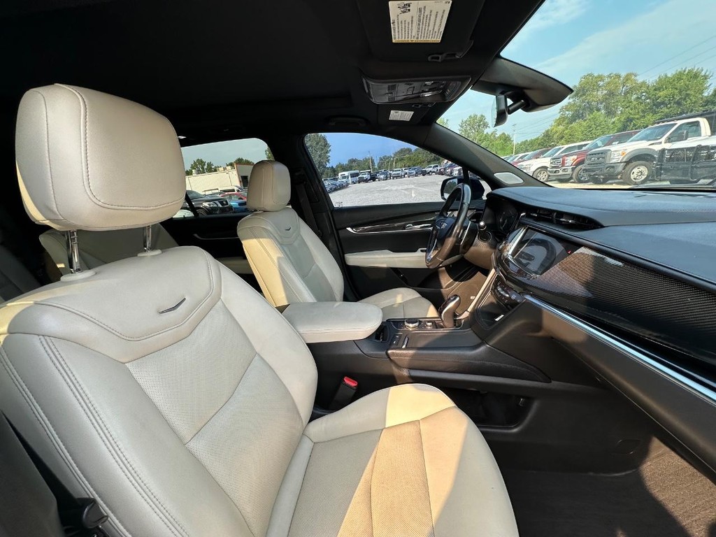 Cadillac XT6 Vehicle Full-screen Gallery Image 20