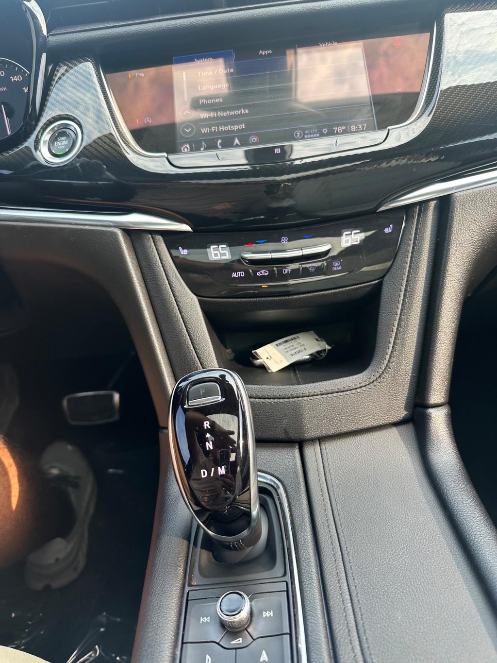 Cadillac XT6 Vehicle Full-screen Gallery Image 21
