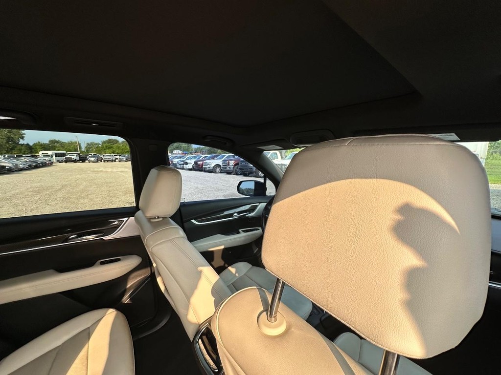 Cadillac XT6 Vehicle Full-screen Gallery Image 23