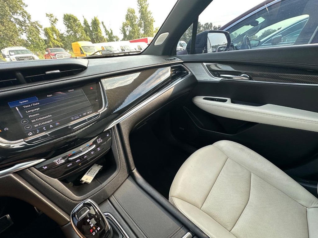 Cadillac XT6 Vehicle Full-screen Gallery Image 25