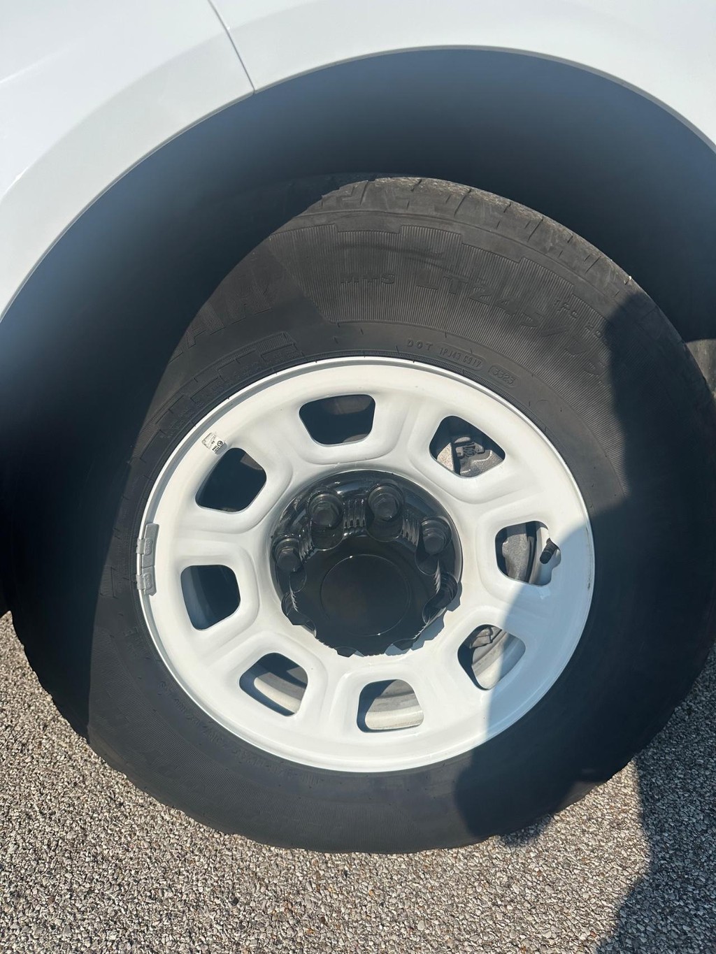 Brightdrop Zevo 600 Vehicle Full-screen Gallery Image 10