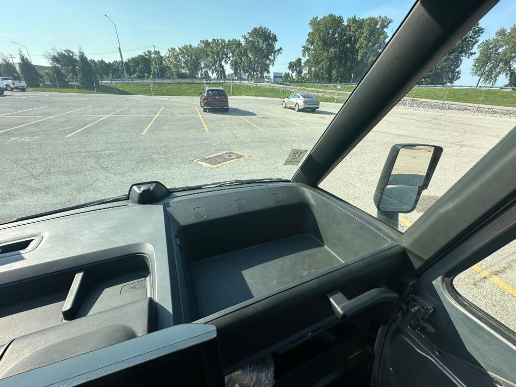 Brightdrop Zevo 600 Vehicle Full-screen Gallery Image 19