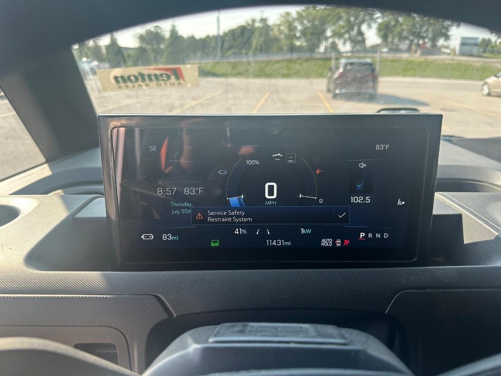 Brightdrop Zevo 600 Vehicle Full-screen Gallery Image 21