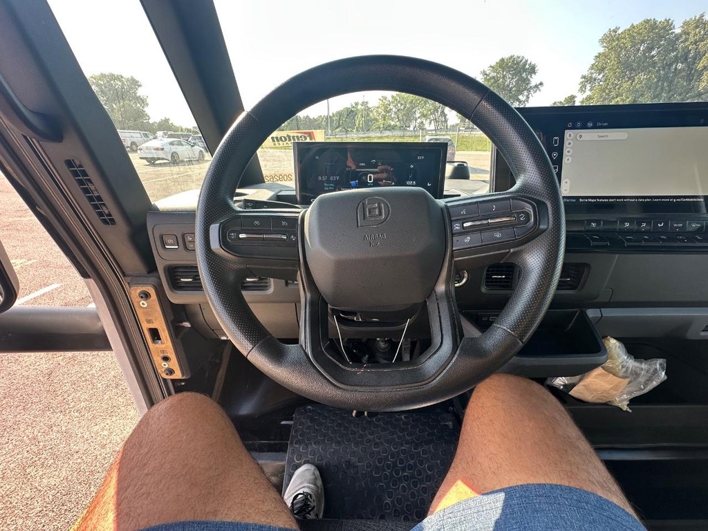 Brightdrop Zevo 600 Vehicle Full-screen Gallery Image 24