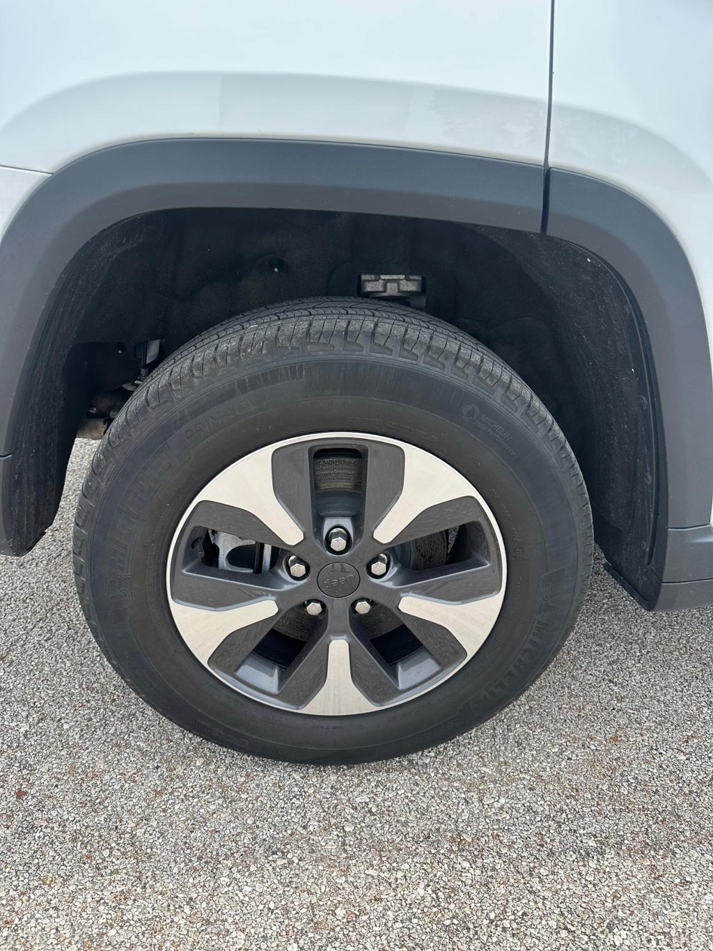 Jeep Grand Cherokee 4xe Vehicle Full-screen Gallery Image 14