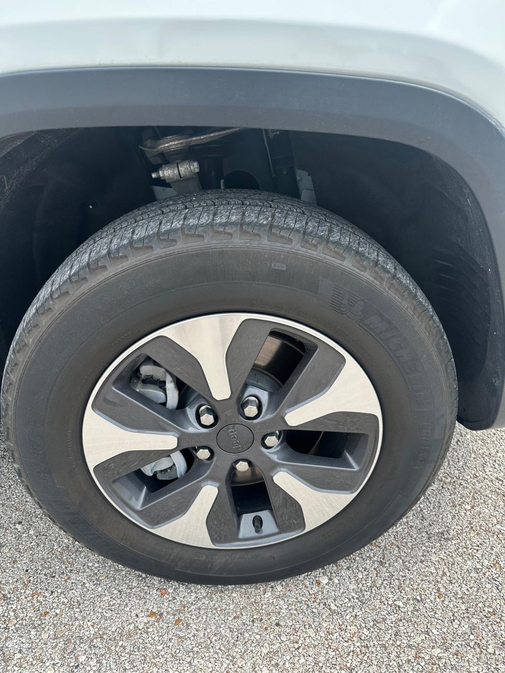 Jeep Grand Cherokee 4xe Vehicle Full-screen Gallery Image 19