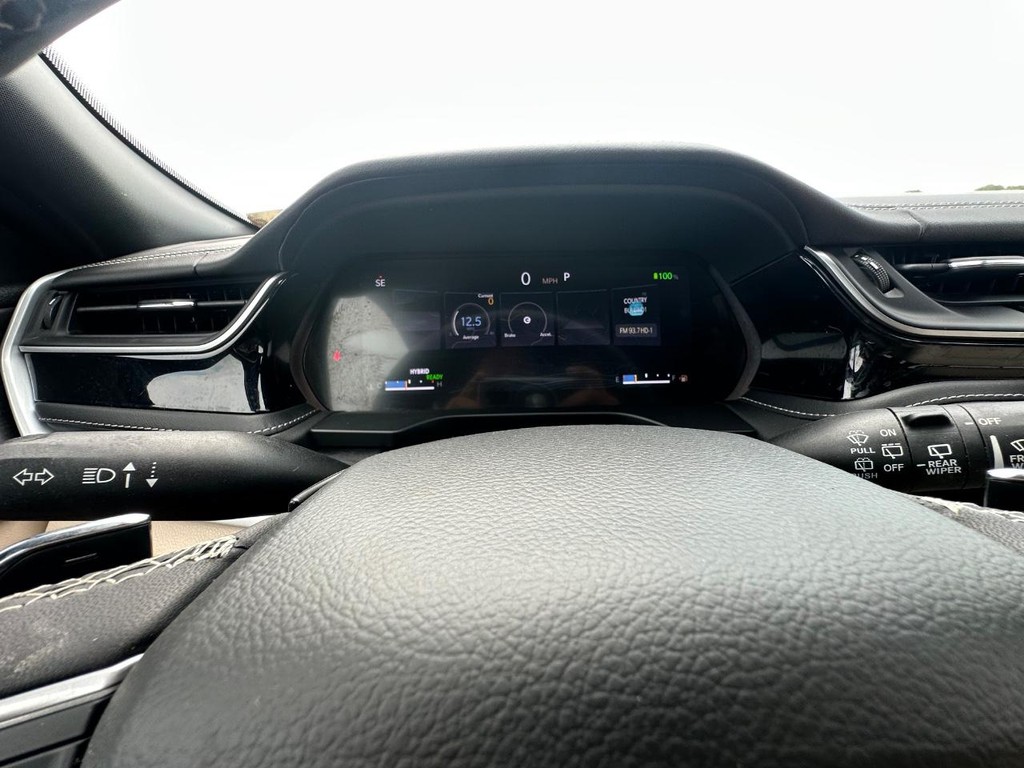Jeep Grand Cherokee 4xe Vehicle Full-screen Gallery Image 22