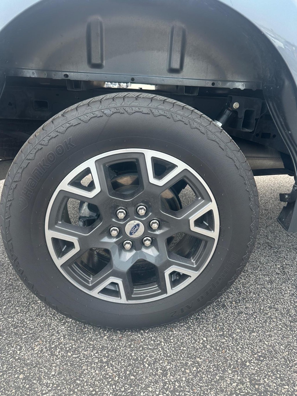 Ford F-150 Vehicle Full-screen Gallery Image 4
