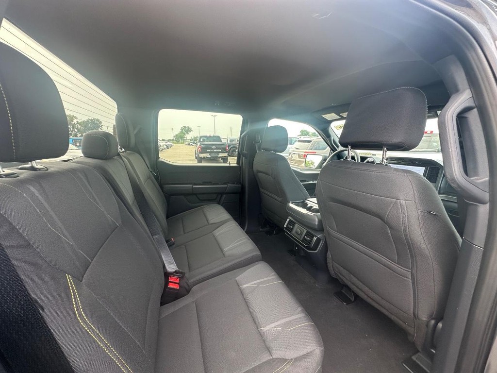 Ford F-150 Vehicle Full-screen Gallery Image 6