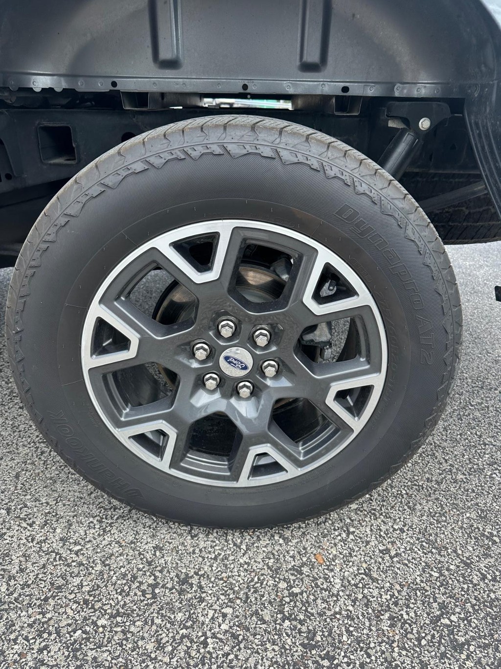 Ford F-150 Vehicle Full-screen Gallery Image 12