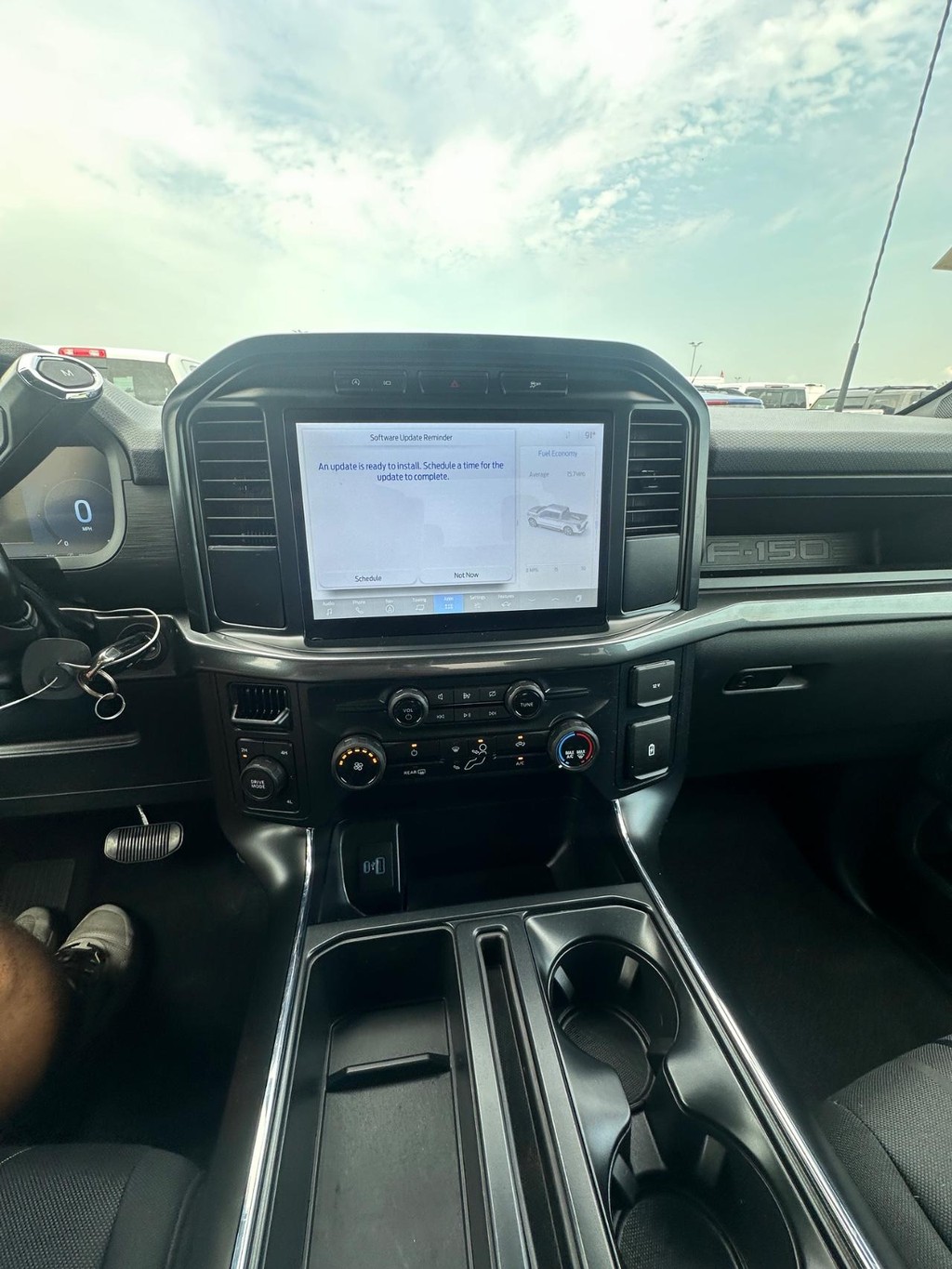 Ford F-150 Vehicle Full-screen Gallery Image 15
