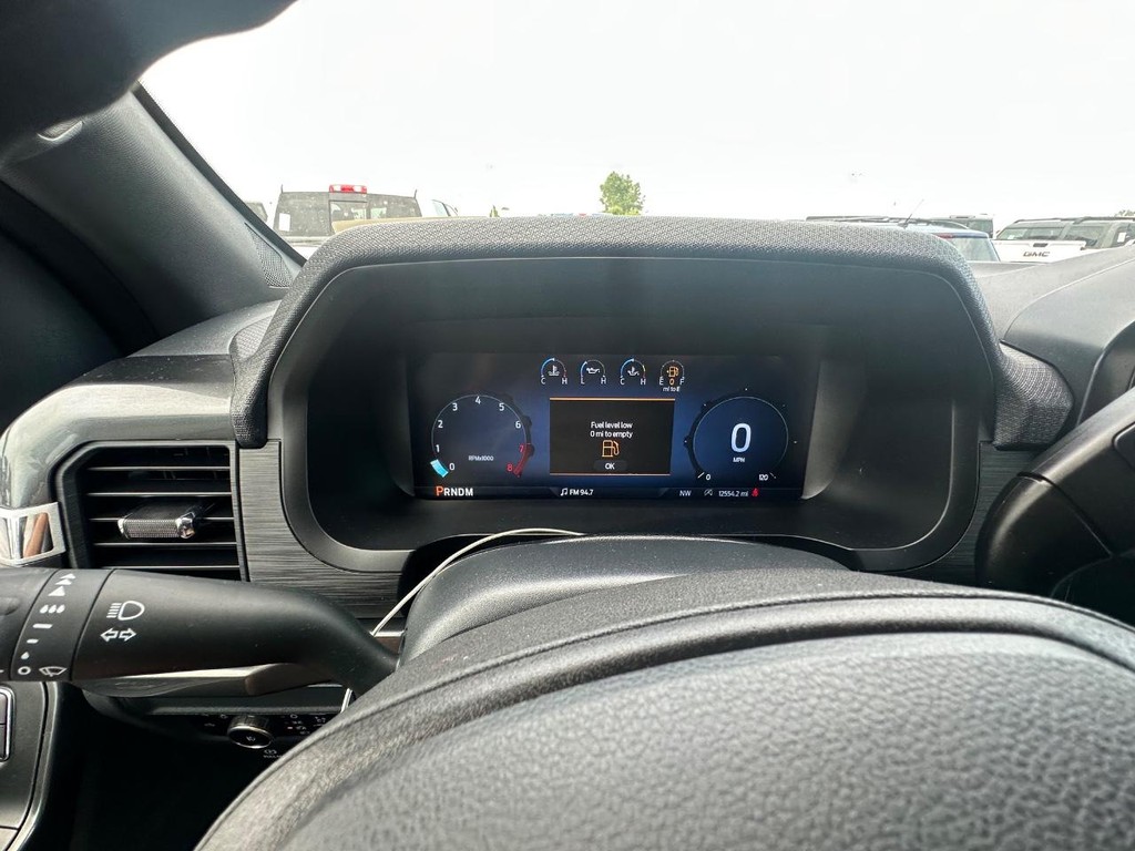 Ford F-150 Vehicle Full-screen Gallery Image 19