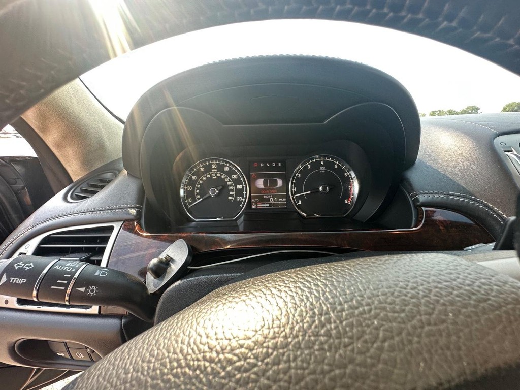 Jaguar XK Vehicle Full-screen Gallery Image 22