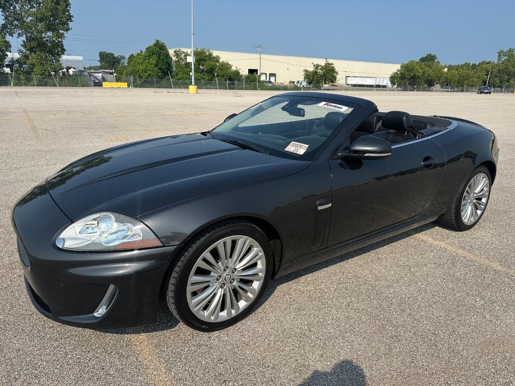 Jaguar XK Vehicle Full-screen Gallery Image 27