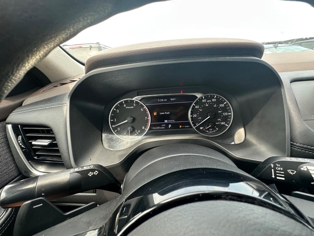 Nissan Rogue Vehicle Full-screen Gallery Image 17