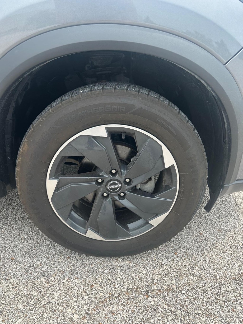 Nissan Rogue Vehicle Full-screen Gallery Image 5