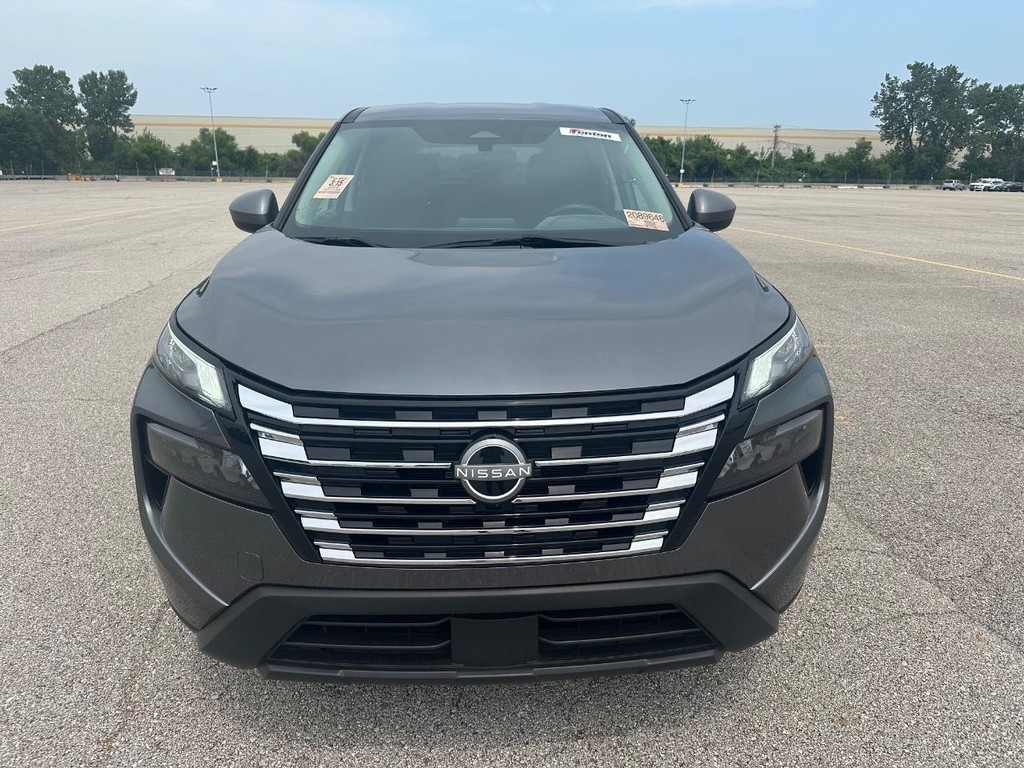 Nissan Rogue Vehicle Full-screen Gallery Image 10