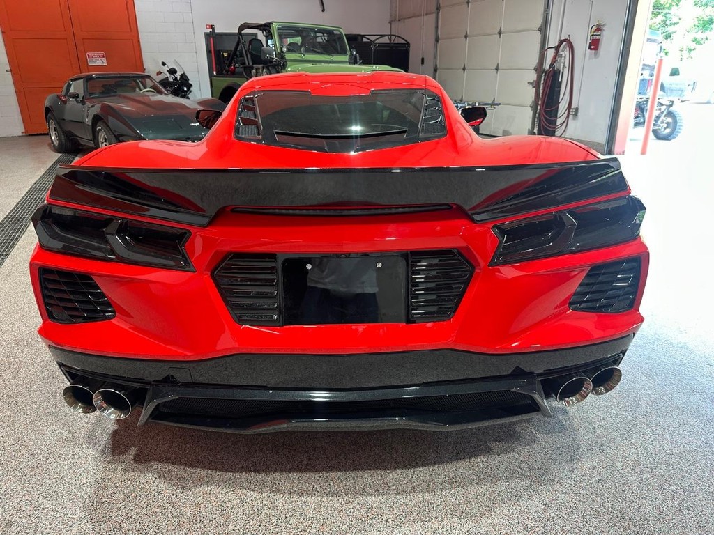 Chevrolet Corvette Vehicle Full-screen Gallery Image 04