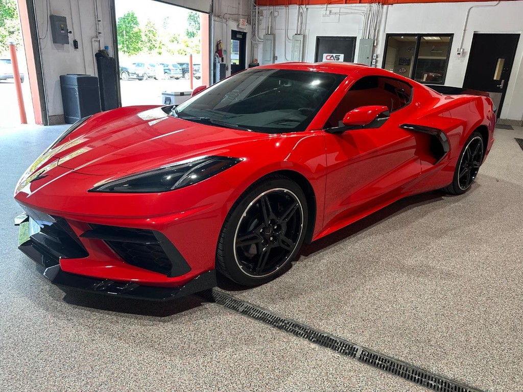 Chevrolet Corvette Vehicle Full-screen Gallery Image 07