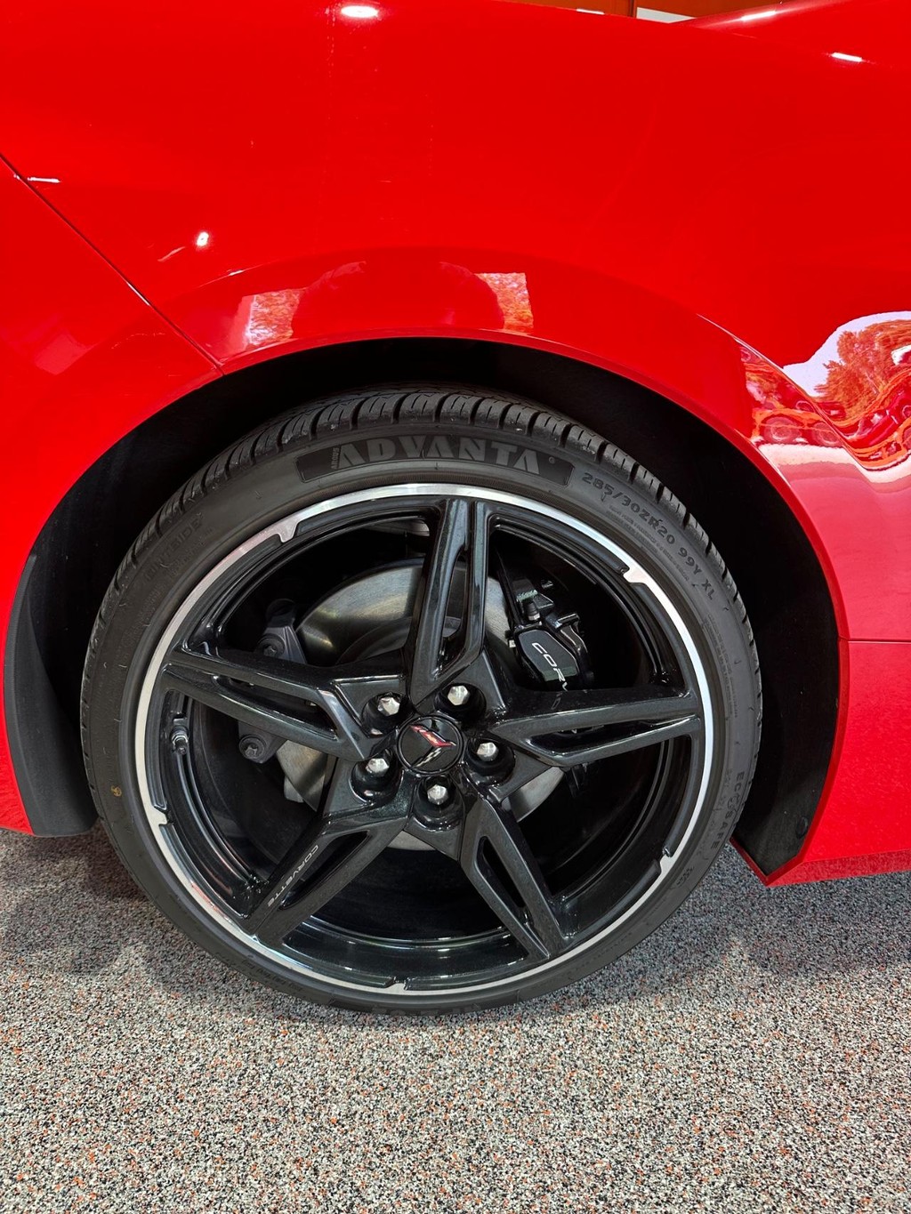 Chevrolet Corvette Vehicle Full-screen Gallery Image 10