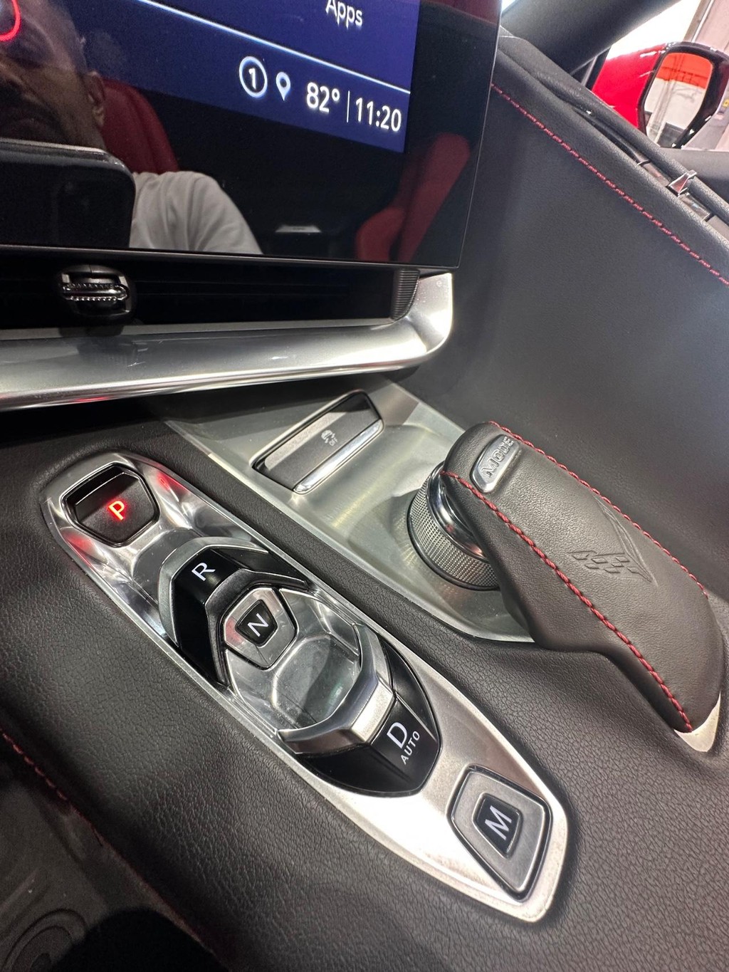 Chevrolet Corvette Vehicle Full-screen Gallery Image 21