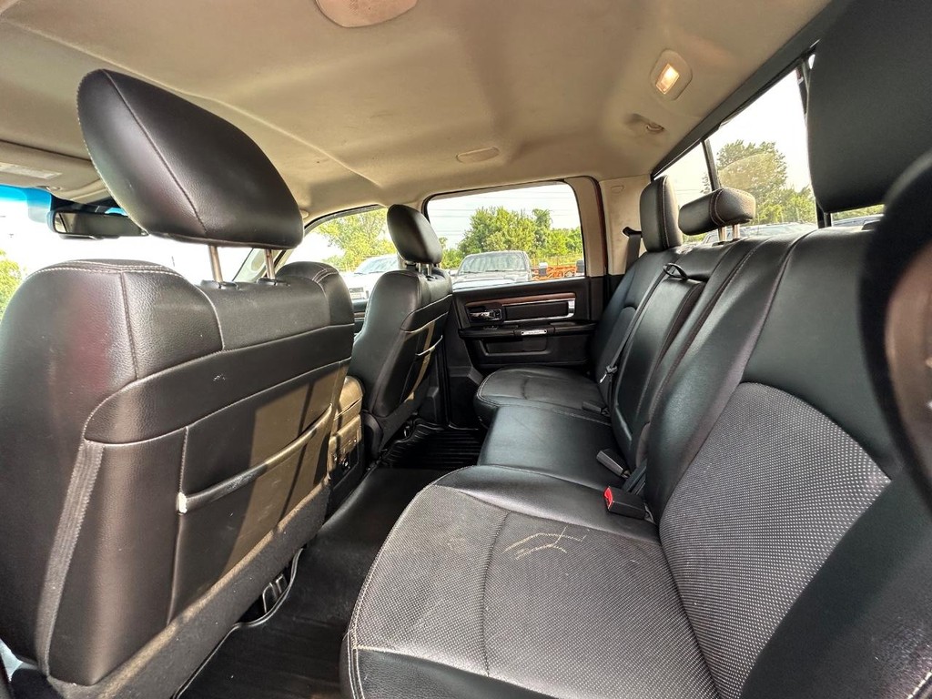 Ram 2500 Vehicle Full-screen Gallery Image 14