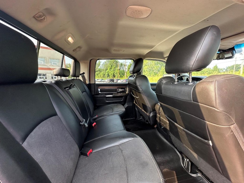 Ram 2500 Vehicle Full-screen Gallery Image 15